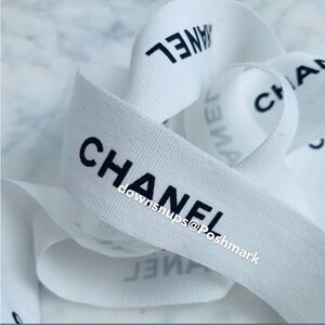 Chanel classic wide black and white wrapping ribbon